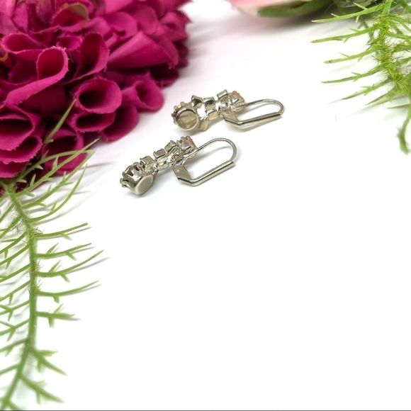 VINTAGE⚜️Crystal Cluster Drop Euro Hoop Earrings - Picture 7 of 8